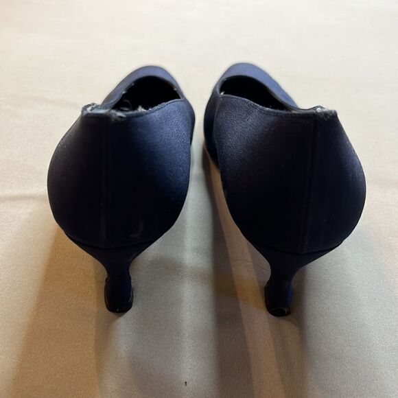 Stuart Weitzman Blue Dress Pumps - Size 8.5 AA - Picture 7 of 15